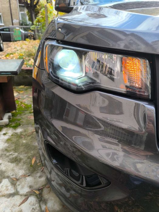 Продавам фарове за Jeep Grand Cherokee WK2