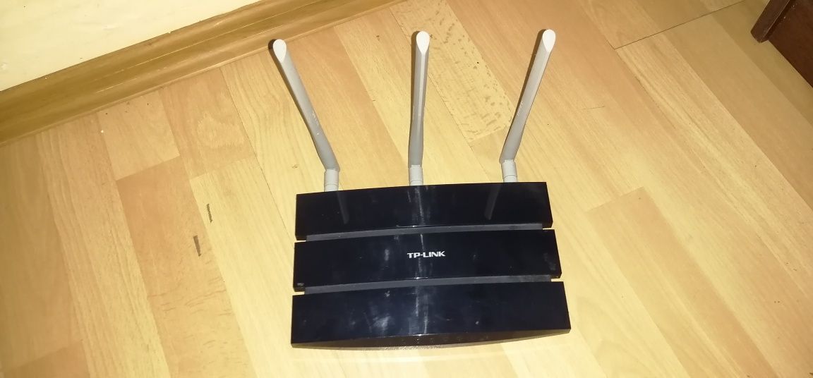 Router wireless Gibabyte TP-Link TL-WR1043ND