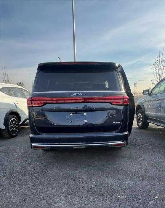 Продаётся новый JAC RF8(без пробег)