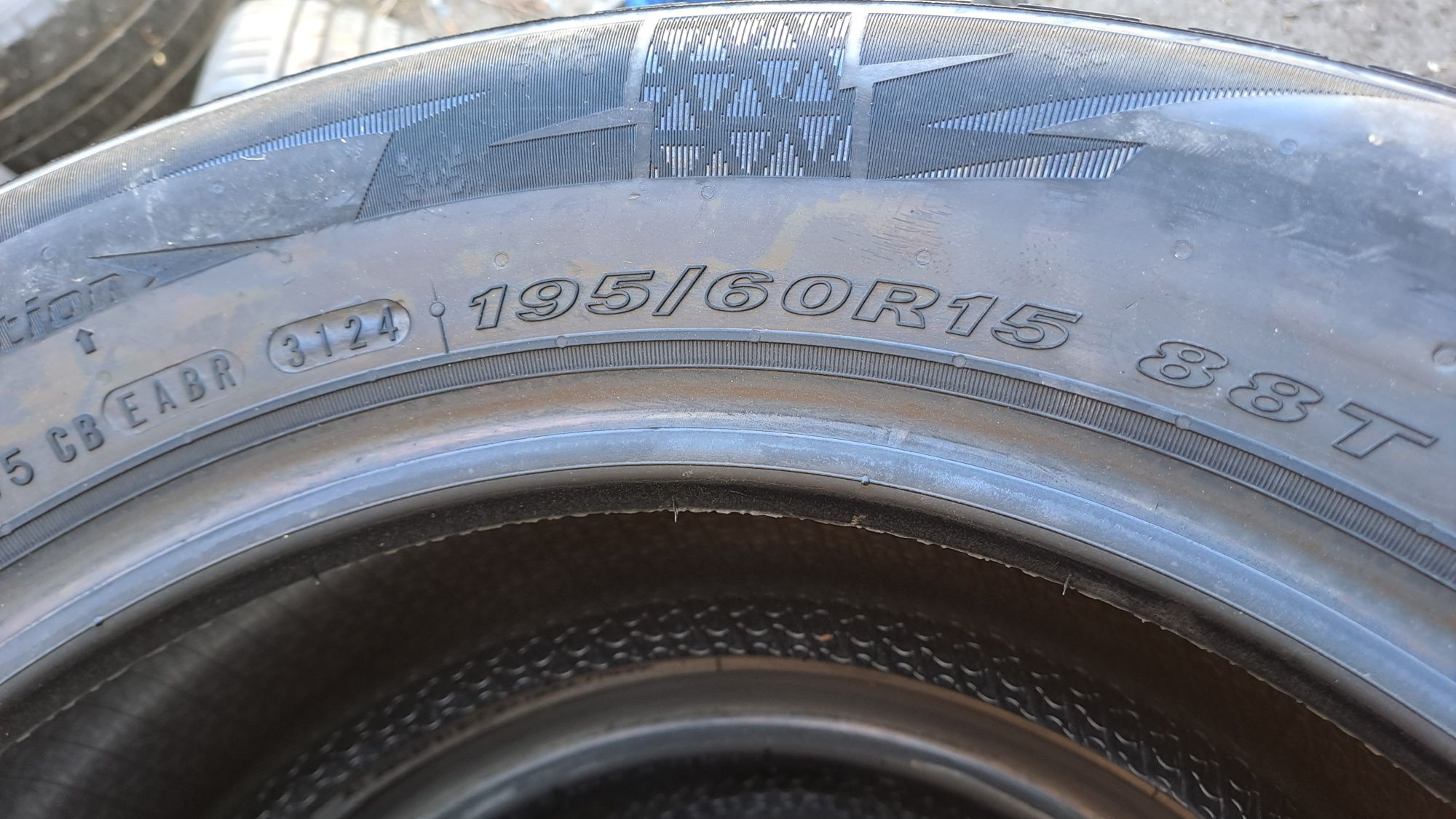 ПРОМО: 4бр. Нови 195/60/15 Nexen Winguard Snow G 3