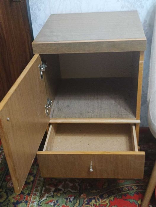 Продаётся тумбочка