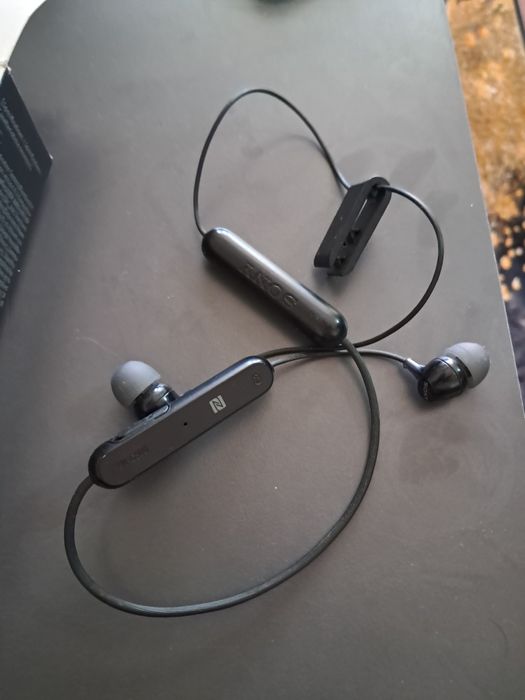 ,, слушалки Sony с блутот/