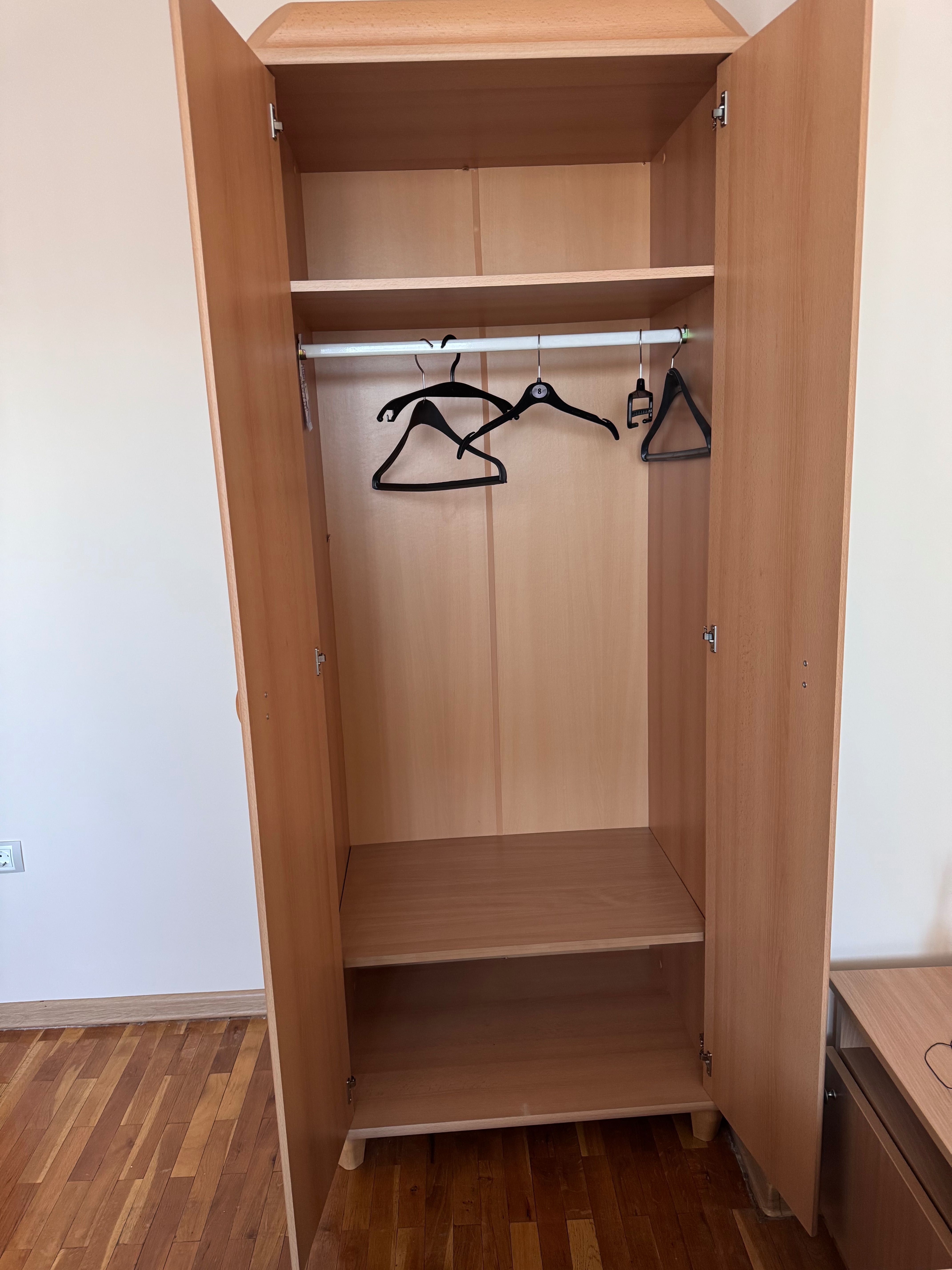 Легло и гардероб
