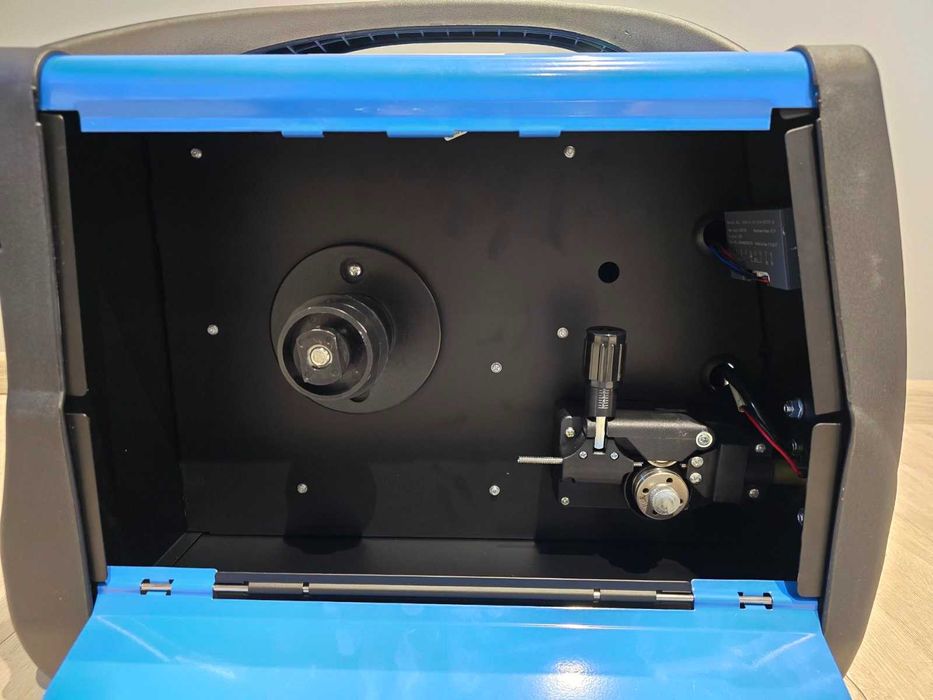 2025 250А МАX Електрожен + Телоподаващо с еврошланг 4м с дисплей