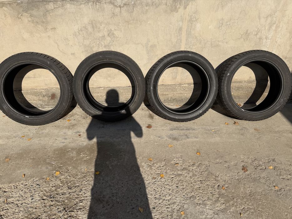 Продам зимние шины Goodyear 265/45/21
