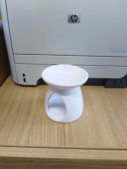 Arzator de tamaie, uleiuri esentiale sau ceara parfumata, rosu/alb