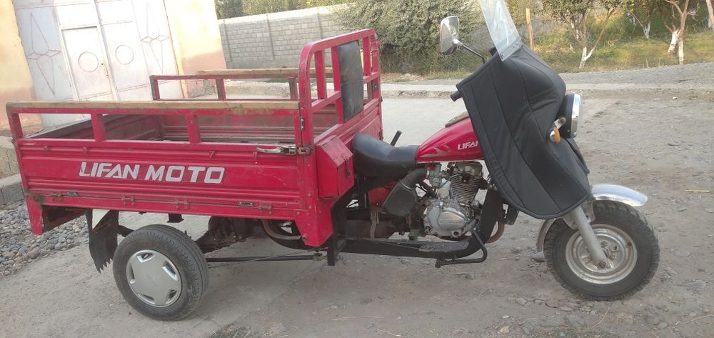 Mototsikl Lefan sotiladi