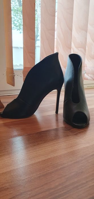 Летни боти на тънък ток