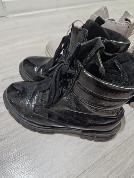 Обувь отдам даром