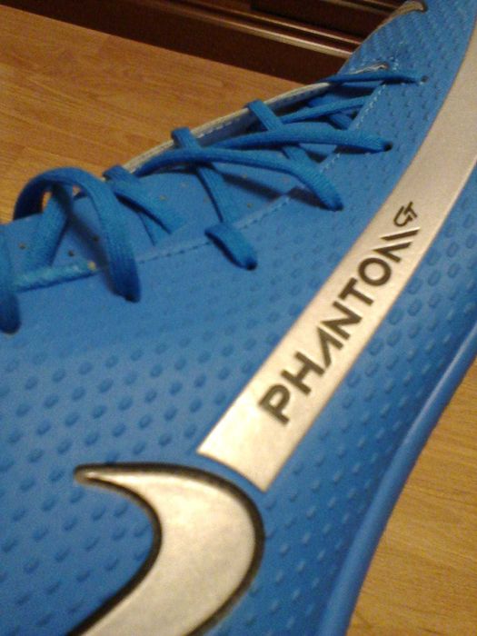 продам бутсы Найк фантом новые