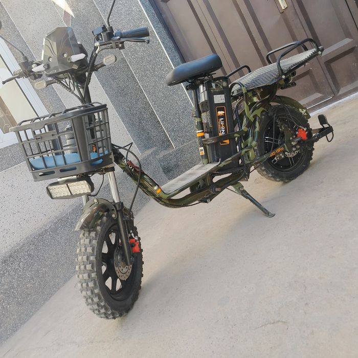 Qirilgan sirilgan joylari yuq o'zim rossiyadan ming dollirga tushgan.