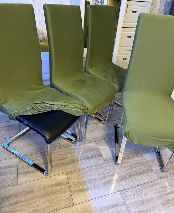 Vand 4 scaune de bucatarie