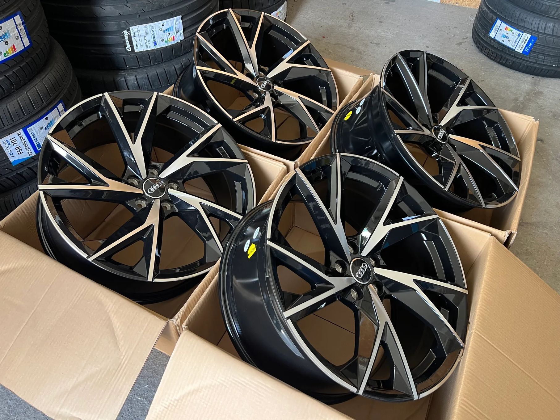 Jante AUDI RS20 R20 Black Model 2021 RS A4 A5 A6 A7 A8 Q3 Q5 Q7 Q8 RS
