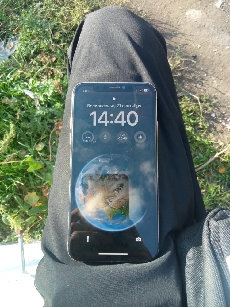 продам айфон x.