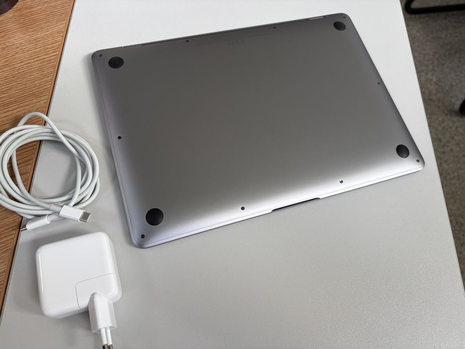 Macbook Air M1 13.3” 2021 512Gb SSD - 4 incarcari