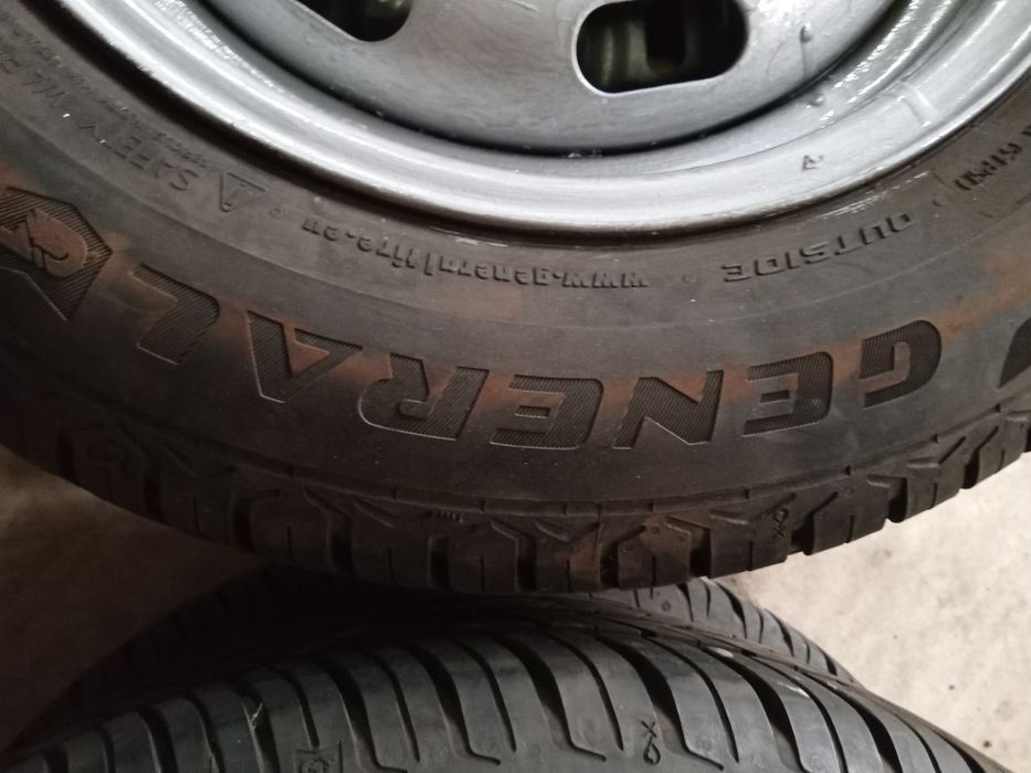 Гуми с джанти и тасове