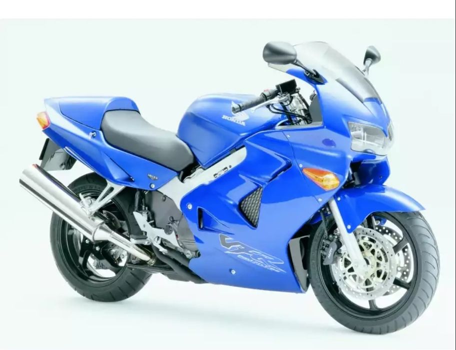 Motocicleta Honda VFR 800 FI 2000 avariat. Motor functional