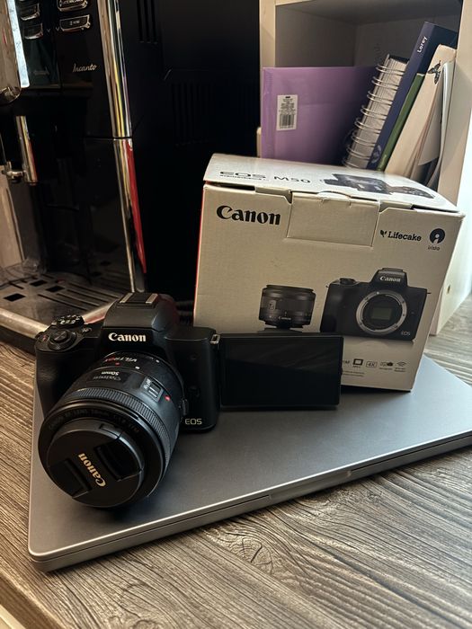 Canon M50 + obiectiv 18-55