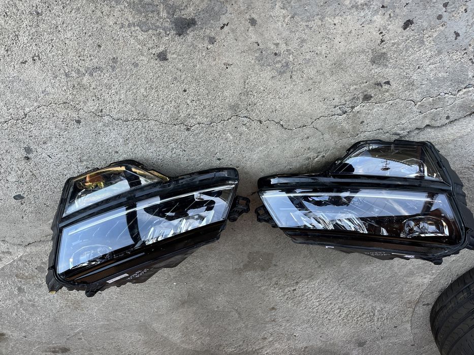 Фар Ляв и десен Skoda Karoq