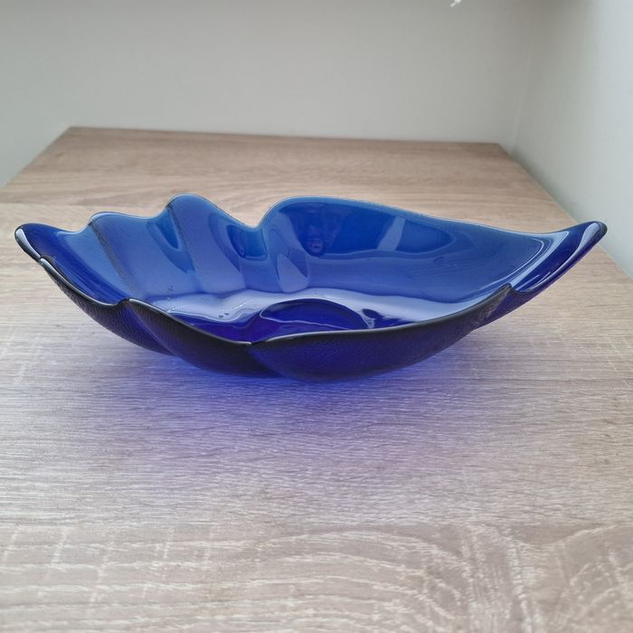 Стъклени купи и фруктиери