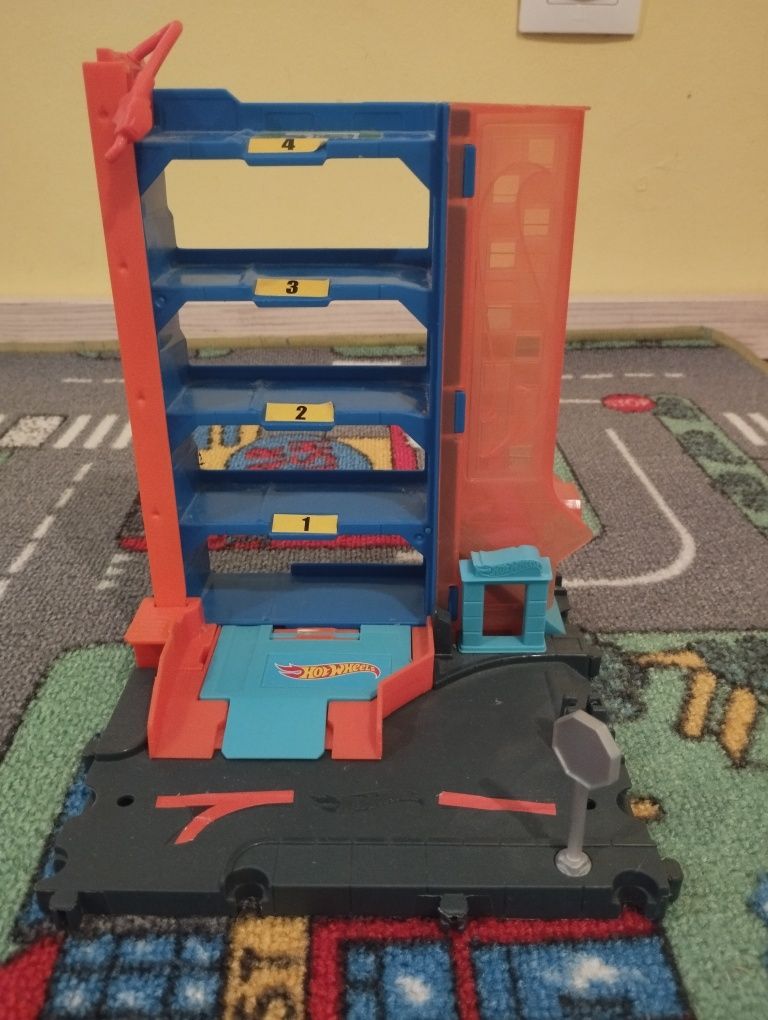 Различни части от града Hot wheels