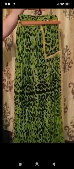 Vând fustă țiganeasca nouă