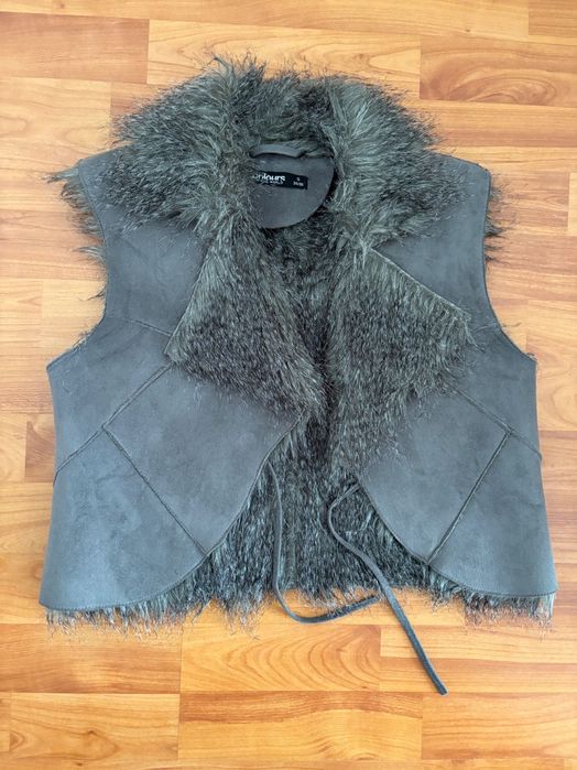 Vesta din piele intoarsa si blanita