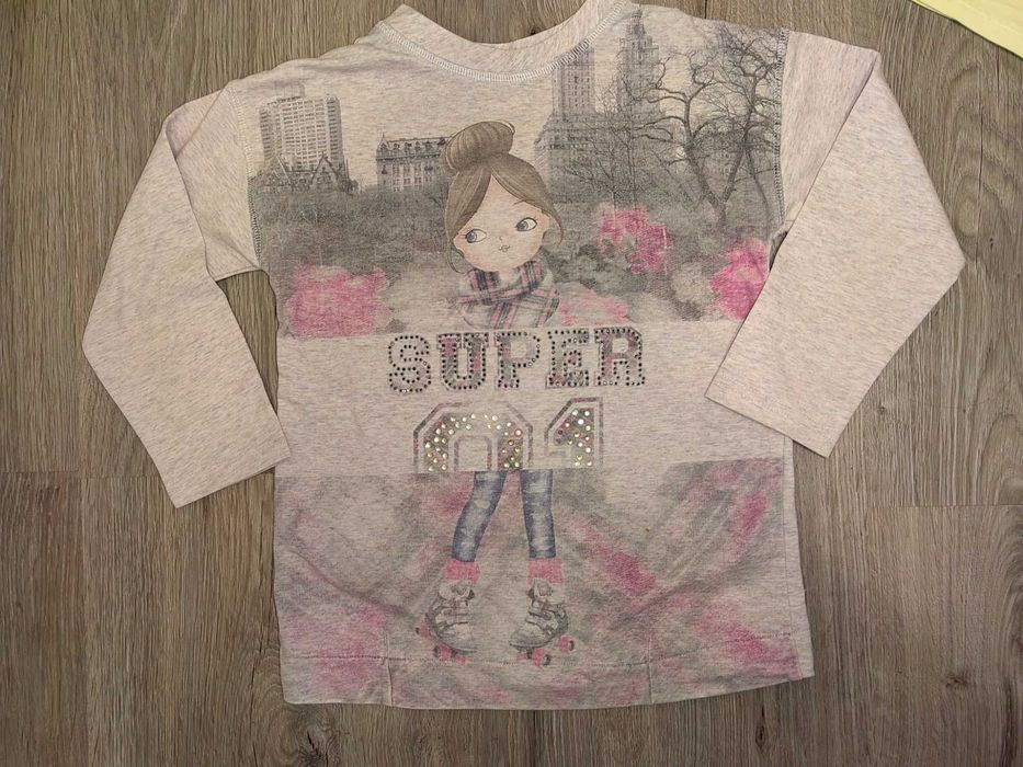 Лот блузки 128 размер , цена 20 лв общо