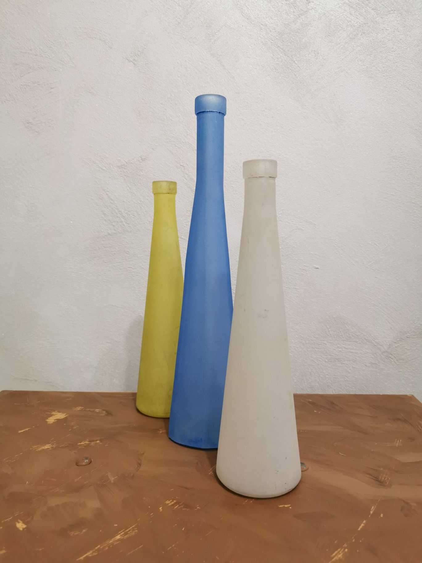 Цветни стъклени вази