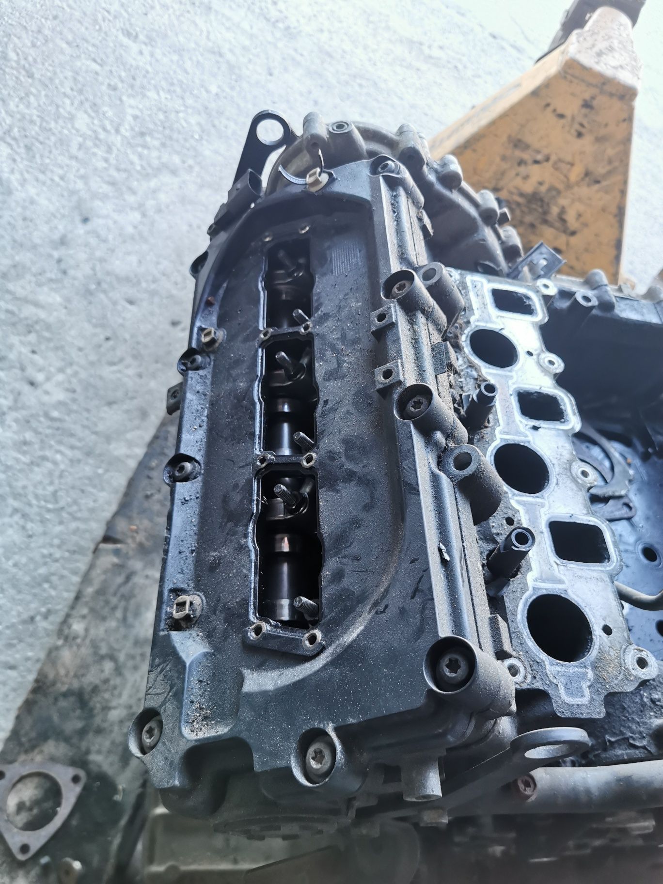 Chiulasa Audi A6 2.7 Tdi motor BPP chiuloasa stanga dreapta dezmembrez