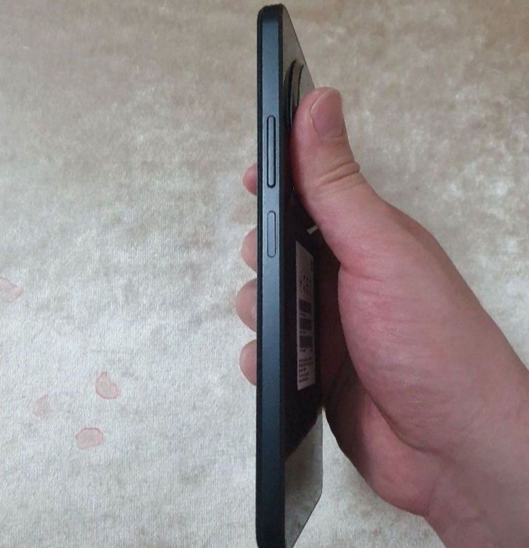 Srochna sotiladi Xiaomi Redmi A3 4/128Gb Black Orginal Yengi madel