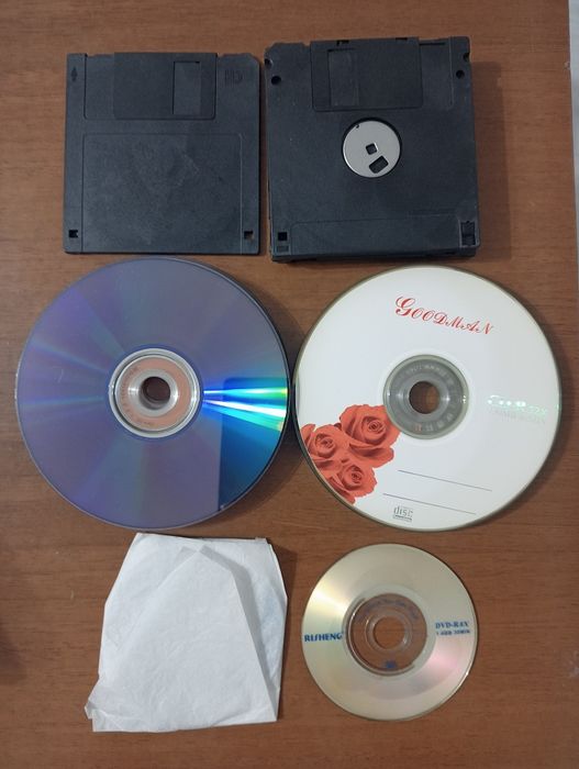 Продам разные диски. Продам.