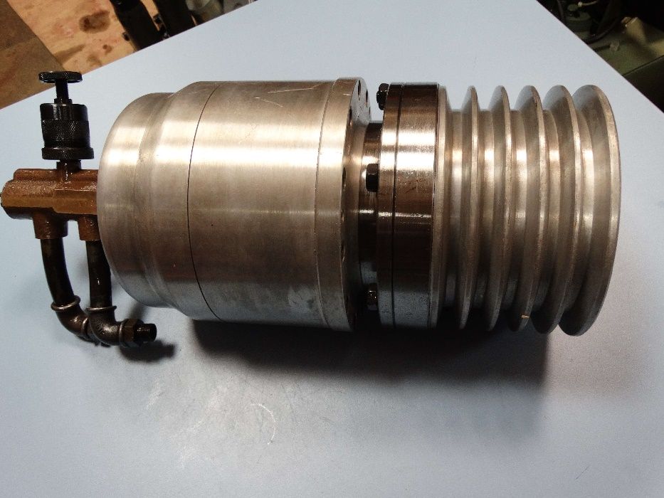 хидрозатягащо устройство за струг