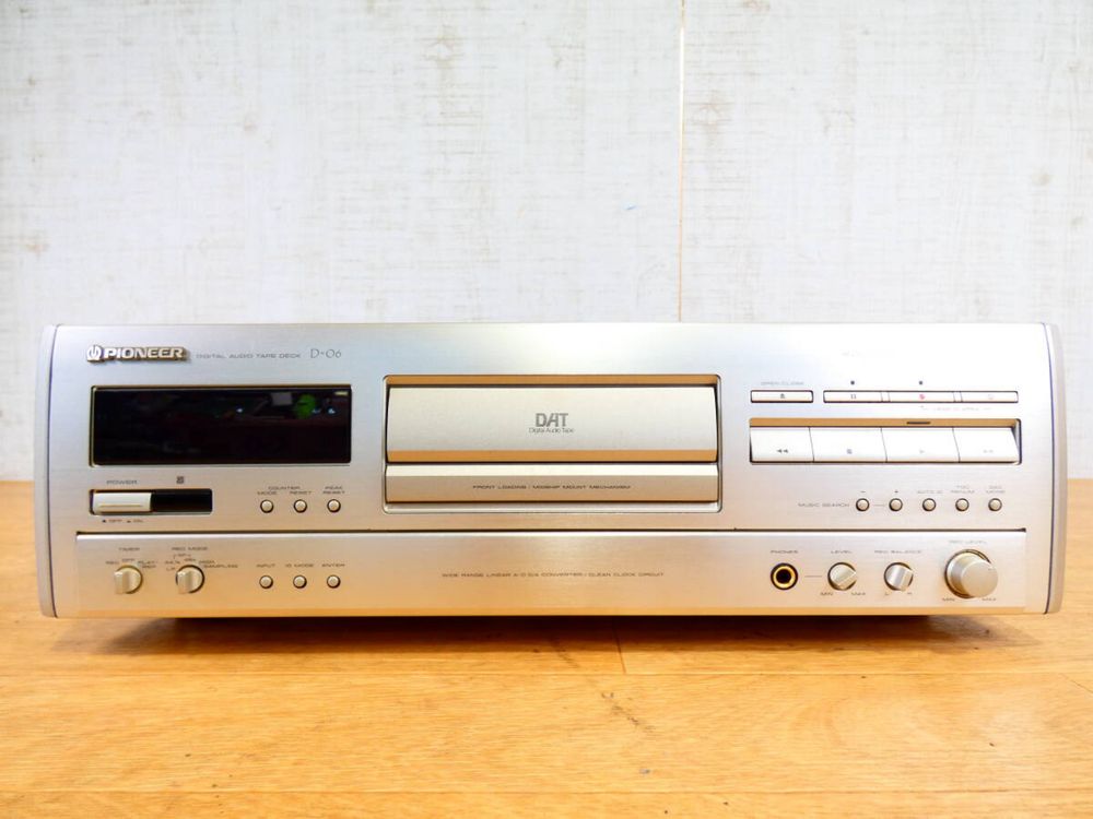 Pioneer D-06. DAT дека.
