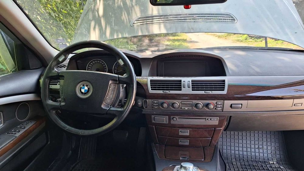 BMW 735i E65 - 2003г на части