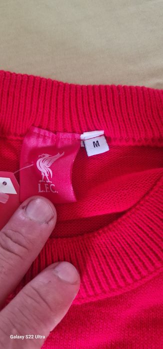 Фанелка на фк Ливърпул коледна.