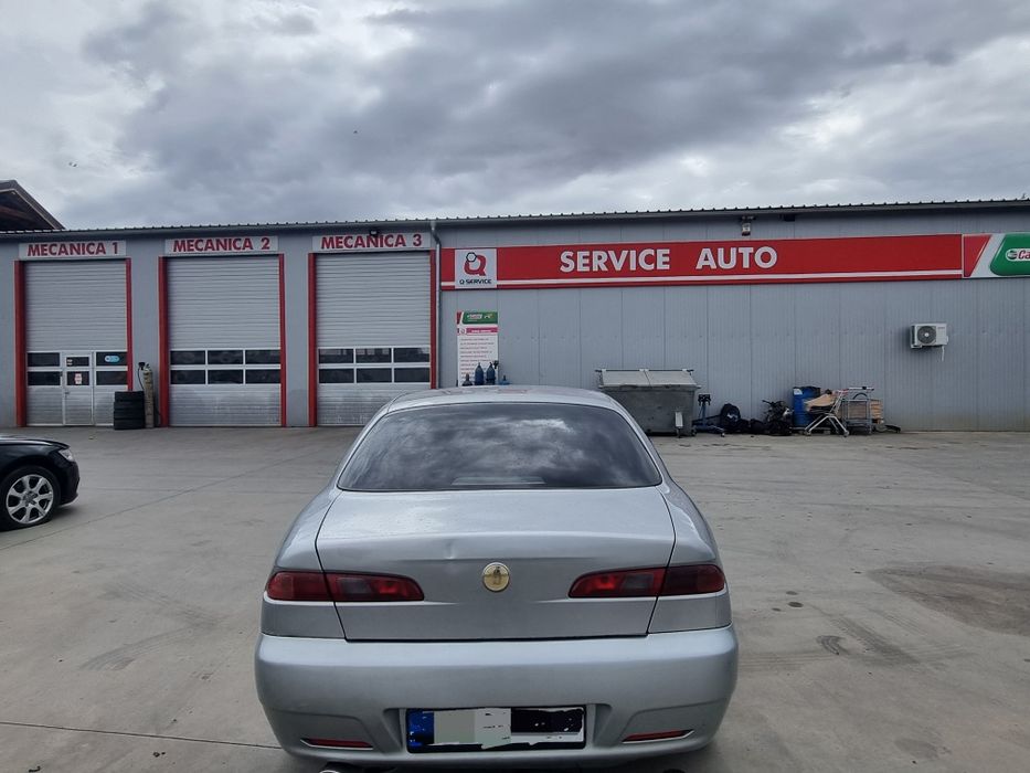 Vând Alfa Romeo 156