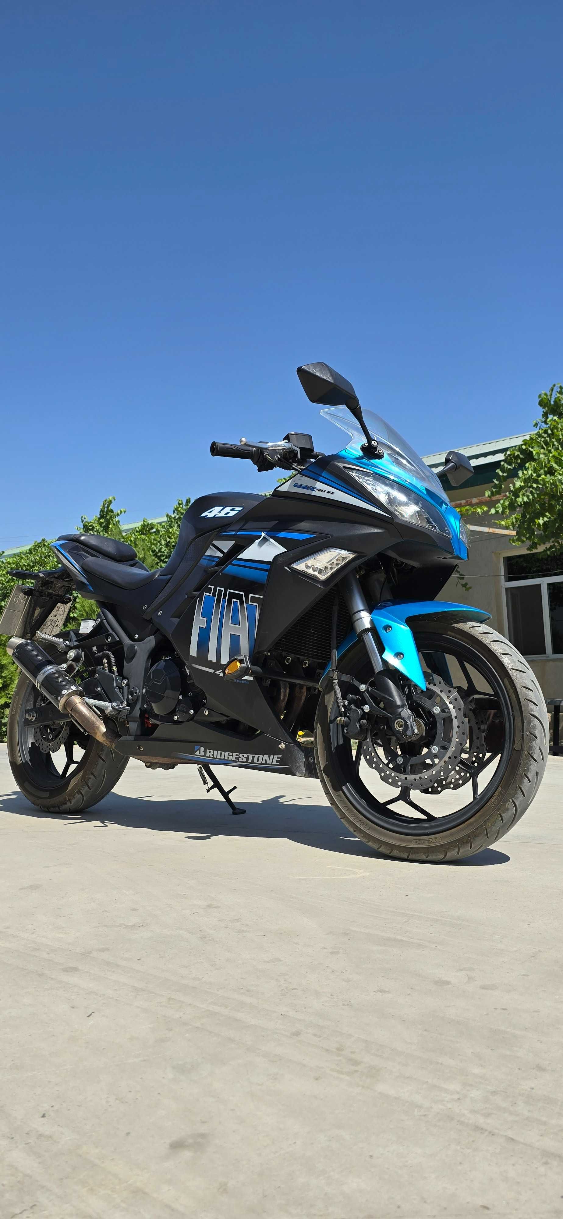 Мотоцикл Kawasaki Ninja 400 куб, инжектор мотор
