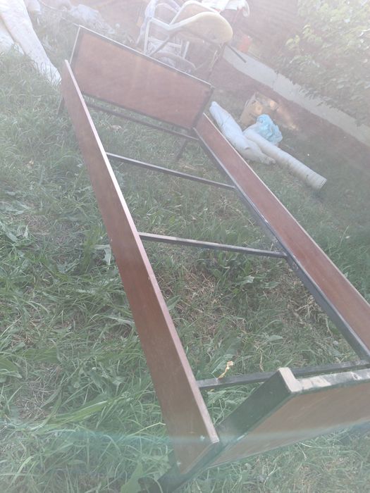 Одно местный кровать