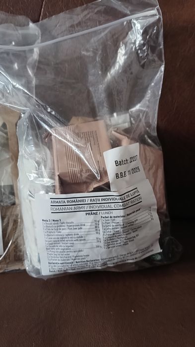 M.R.E. Rație individuala pentru drumeții.