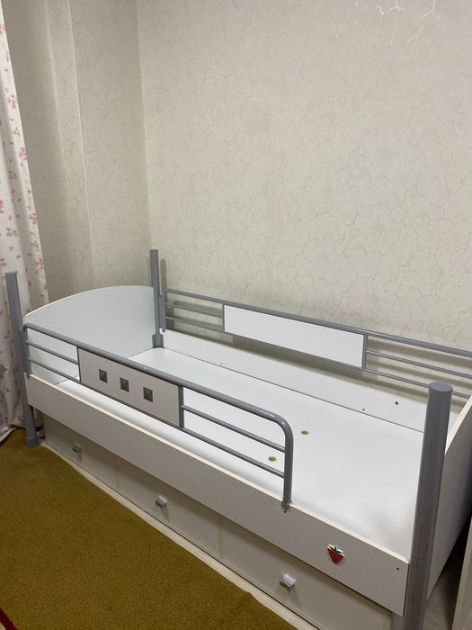 Кровать детскаая