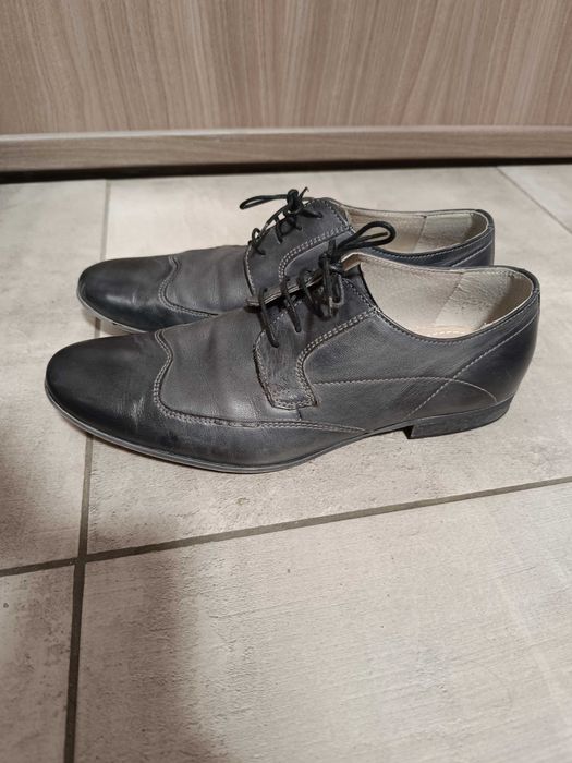 Vând pantofi piele naturală gri Nr 41