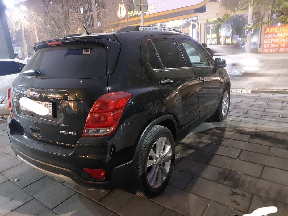 Продаю срочно трекер 1 примьер.  Своя.