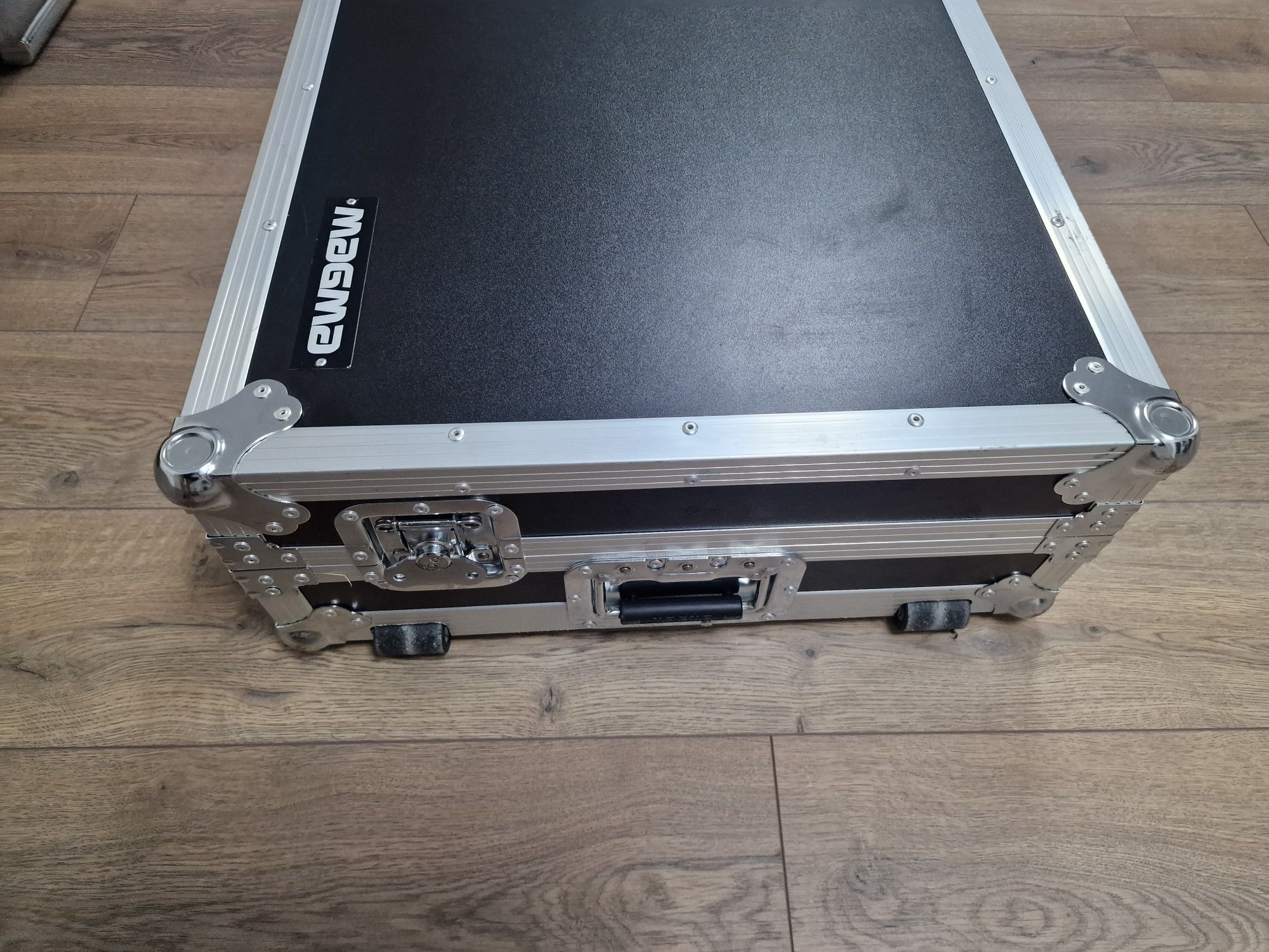 Consolă DJ PIoneer Opus Quad cu Case