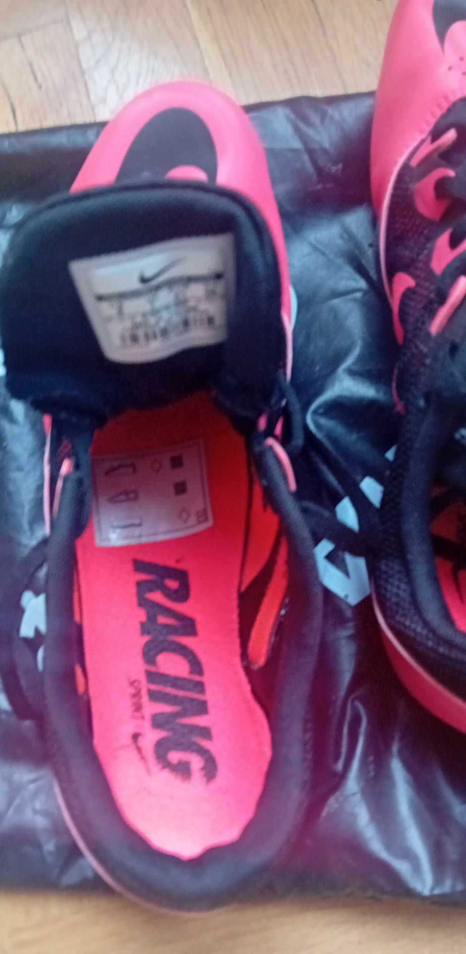 Продавам Шпайкове Nike обувани веднъж