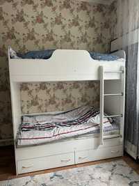 Детская  двухэтажная кровать, шкафтарымен бирге 140 000
