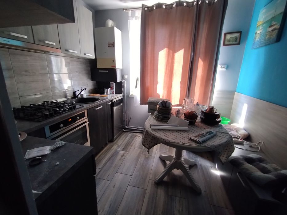 Chirie ap.3 camere zona b-dul Closca - str.Careiului