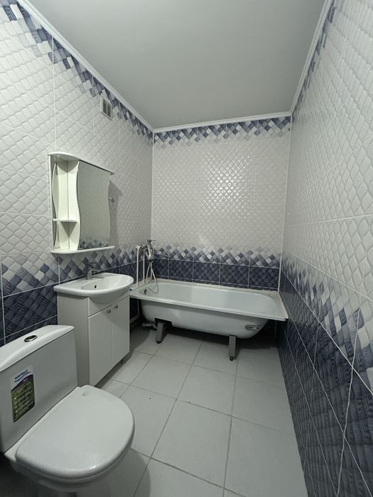 Продам 2 к.кв., 12 мкр.