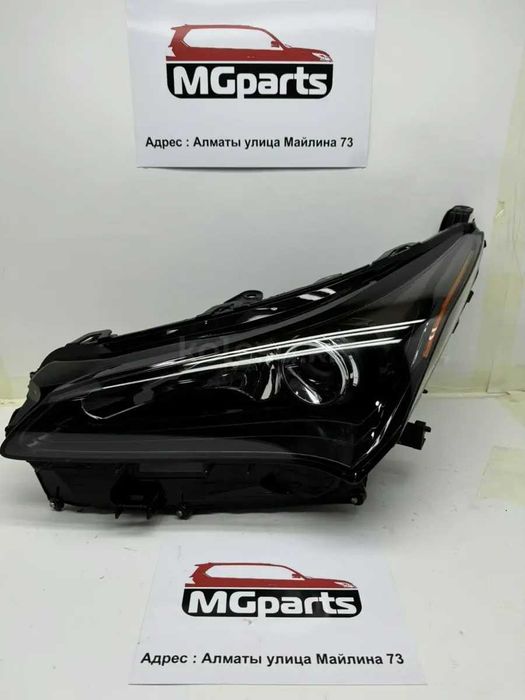 Фара б/у оригинал правая и левая от Lexus NX-200