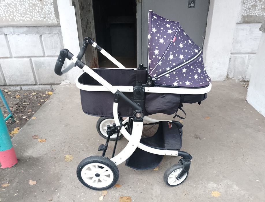 Продам коляску для новорожденных